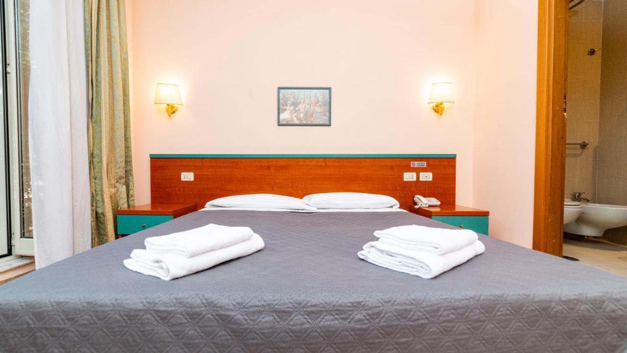 Hotel Center 1 Рим Екстер'єр фото